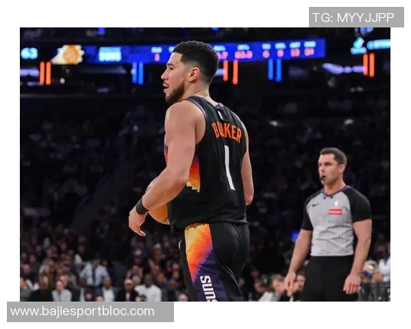 布克引领太阳进攻风暴杰伦约翰逊展现超级三双神技 布克引领太阳进攻风暴杰伦约翰逊展现超级三双神技